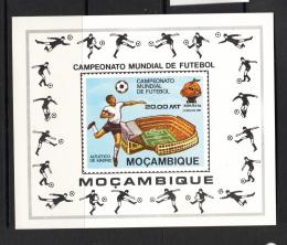 Poštovní známka Mosambik 1981 MS ve fotbale Mi# Block 9