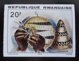 Poštovní známka Rwanda 1979 Pletení košù neperf. Mi# 1006 B