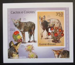 Poštovní známka Guinea-Bissau 2010 Kaktusy a kojoti DELUXE Mi# 5010 B Block