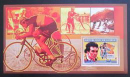 Poštovní známka Guinea 2006 Cyklistika, Bernard Hinault DELUXE Mi# 4468 Block