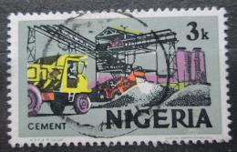 Poštovní známka Nigérie 1975 Výroba cementu Mi# 275 II X