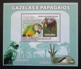 Poštovní známka Guinea-Bissau 2008 Papoušci a gazely DELUXE Mi# 3811 Block