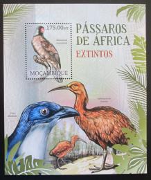 Poštovní známka Mosambik 2012 Vyhynulí ptáci Afriky Mi# Block 642 Kat 10€