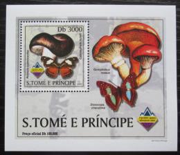 Poštovní známka Svatý Tomáš 2003 Houby a motýli DELUXE Mi# 2009 Block