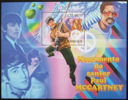 Poštovní známka Mosambik 2012 Paul McCartney, The Beatles Mi# Block 605 Kat 10€