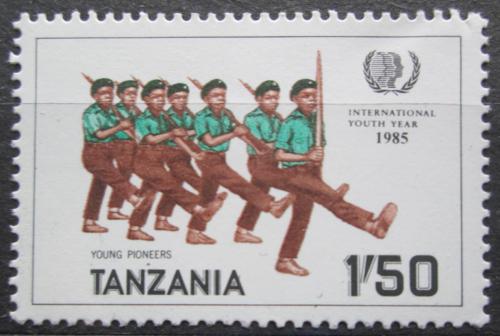 Poštovní známka Tanzánie 1986 Mladí pionýøi Mi# 288