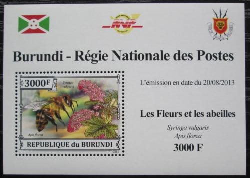 Poštovní známka Burundi 2013 Vèely a kvìtiny DELUXE Mi# 3291 Block