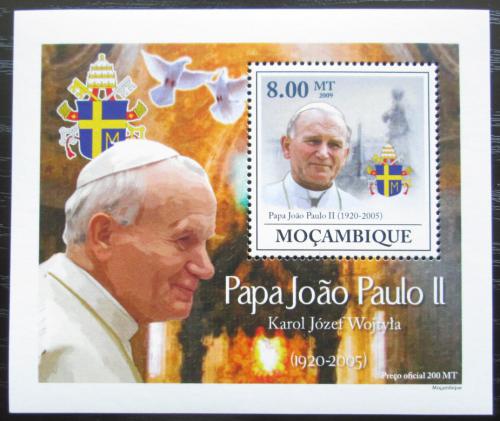 Potovn znmka Mosambik 2009 Pape Jan Pavel II. DELUXE Mi# 3302 Block - zvtit obrzek