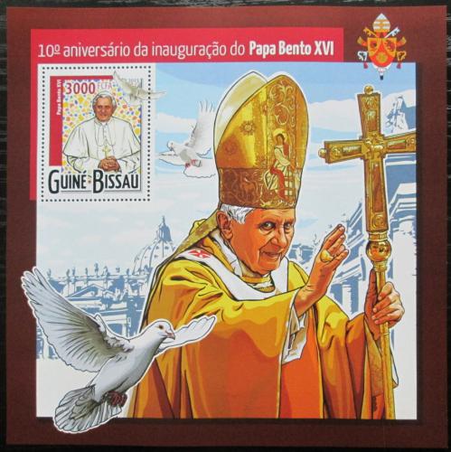 Poštovní známka Guinea-Bissau 2015 Papež Benedikt XVI. Mi# Block 1394 Kat 12€
