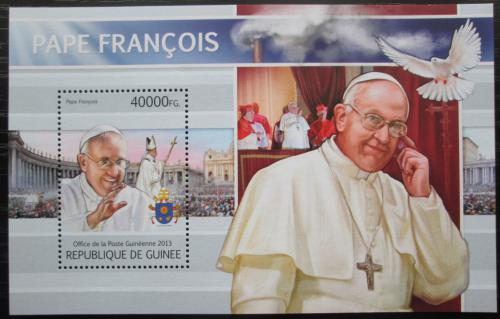 Poštovní známka Guinea 2013 Papež František Mi# Block 2217 Kat 16€