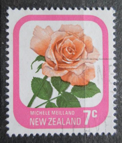 Poštovní známka Nový Zéland 1975 Rùže Michele Meilland Mi# 673