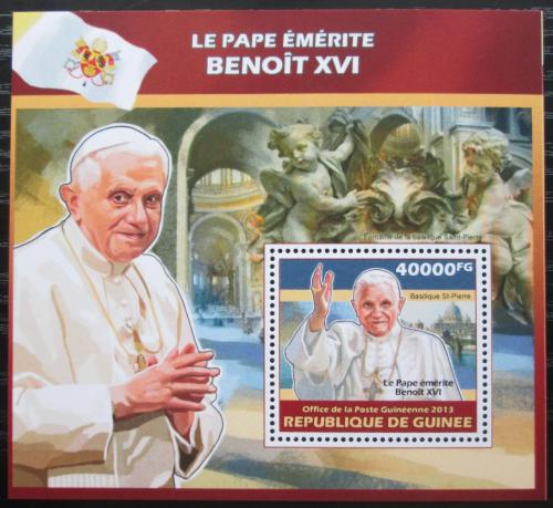 Poštovní známka Guinea 2013 Papež Benedikt XVI. Mi# Block 2323 Kat 16€