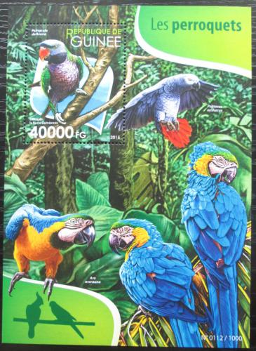 Poštovní známka Guinea 2015 Papoušci Mi# Block 2585 Kat 16€
