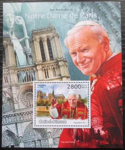 Poštovní známka Guinea-Bissau 2013 Katedrála Notre-Dame Mi# Block 1129 Kat 11€