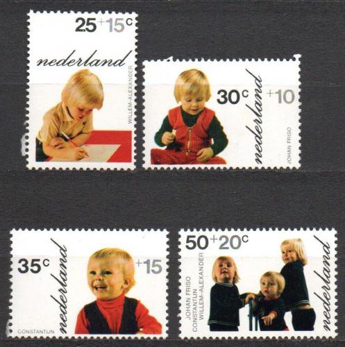 Poštovní známky Nizozemí 1972 Princové a princezny Mi# 1001-04