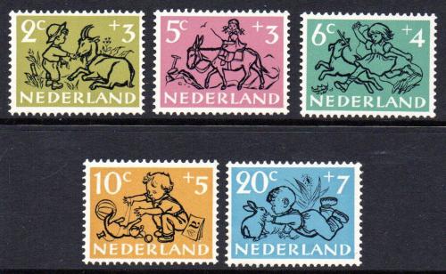 Poštovní známky Nizozemí 1952 Dìti a domácí zvíøata Mi# 601-05 Kat 14€
