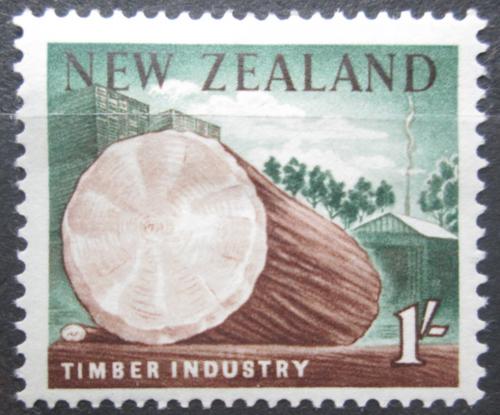 Poštovní známka Nový Zéland 1960 Tìžba døeva Mi# 402