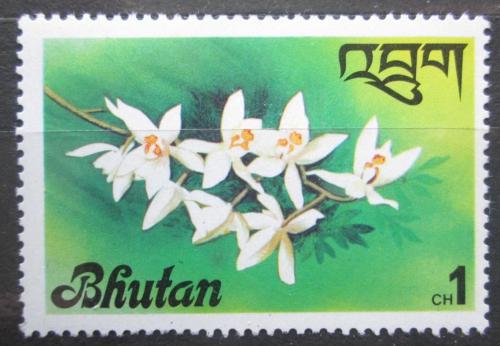Poštovní známka Bhútán 1976 Orchidej Mi# 669