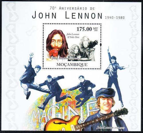 Poštovní známka Mosambik 2010 The Beatles, John Lennon Mi# Block 395 Kat 10€