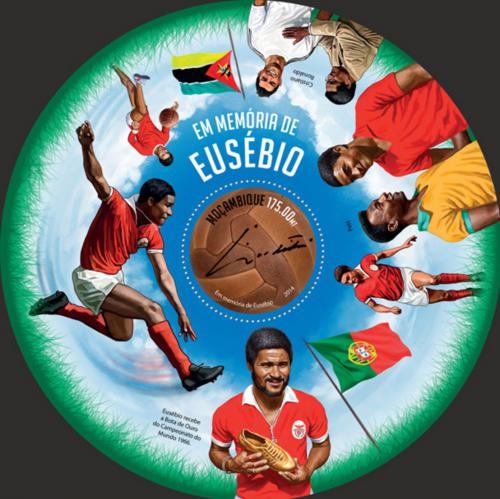 Poštovní známka Mosambik 2014 Eusébio fotbal Mi# Block 887 Kat 10€