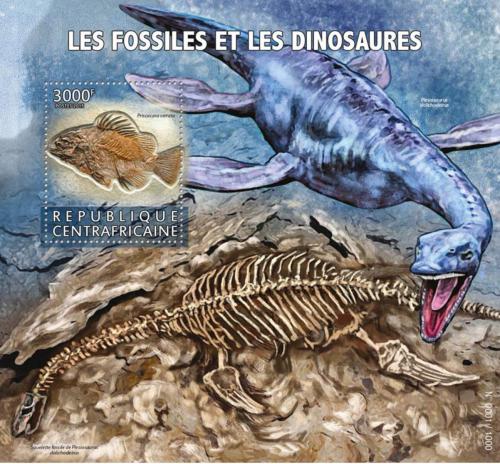 Poštovní známka SAR 2015 Dinosauøi a fosílie Mi# Block 1401 Kat 12€