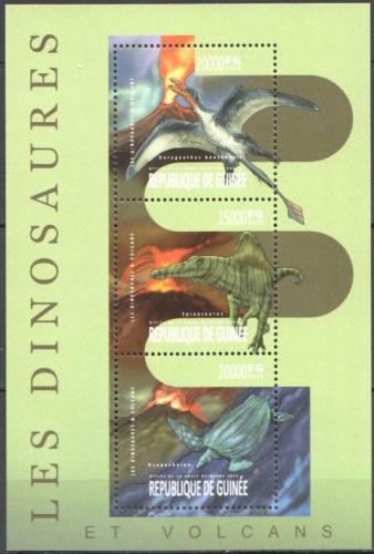 Poštovní známky Guinea 2013 Dinosauøi a sopky Mi# 9966-68 Kat 22€