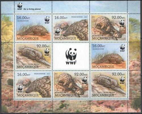 Poštovní známky Mosambik 2013 Šupinavec savanový, WWF Mi# 6429-32 Bogen Kat 26€