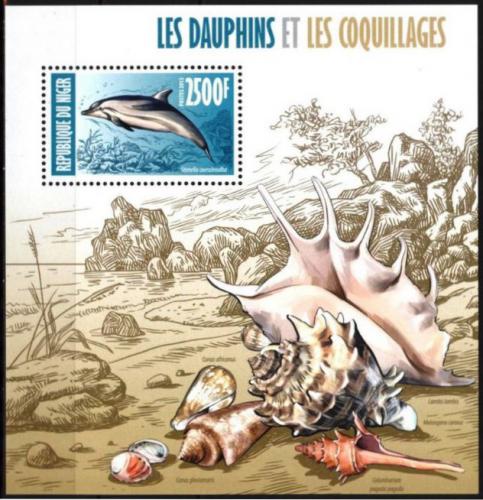 Poštovní známka Niger 2013 Delfíni a mušle Mi# Block 198 Kat 10€