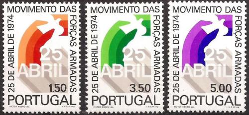 Poštovní známky Portugalsko 1974 Karafiátová revoluce Mi# 1266-68 Kat 6.20€