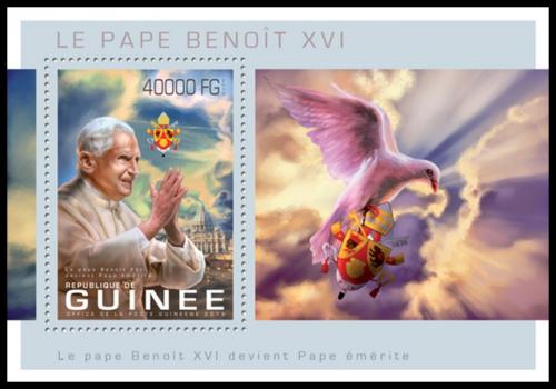 Potovn znmka Guinea 2013 Pape Benedikt XVI. Mi# Block 2260 Kat 16 - zvtit obrzek