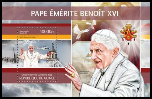 Potovn znmka Guinea 2013 Pape Benedikt XVI. Mi# Block 2216 Kat 16