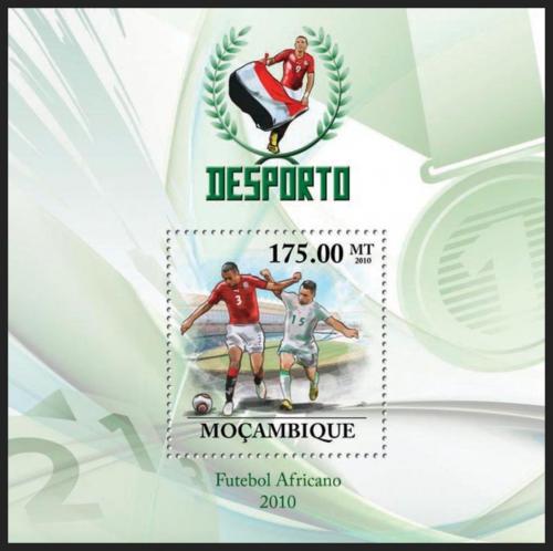 Poštovní známka Mosambik 2010 Africký fotbal Mi# Block 318 Kat 10€