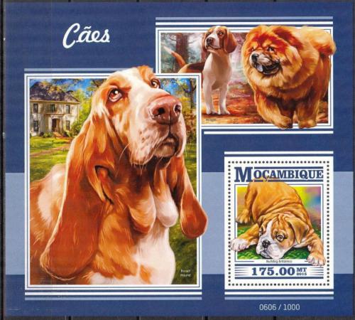 Poštovní známka Mosambik 2015 Psi Mi# Block 1039 Kat 10€