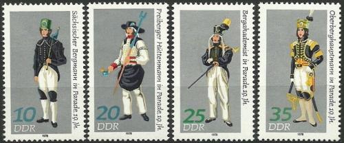 Poštovní známky DDR 1978 Vojenské uniformy Mi# 2318-21