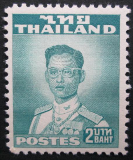 60 батов в рублях. Король Таиланда Пхумипон Адульядет на почтовых марках.